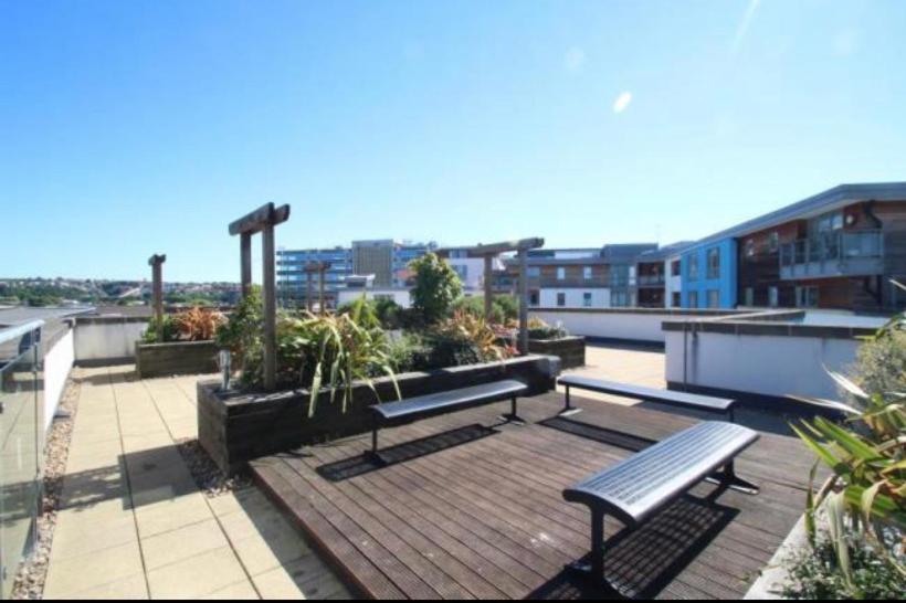 Centre Location Apartament *